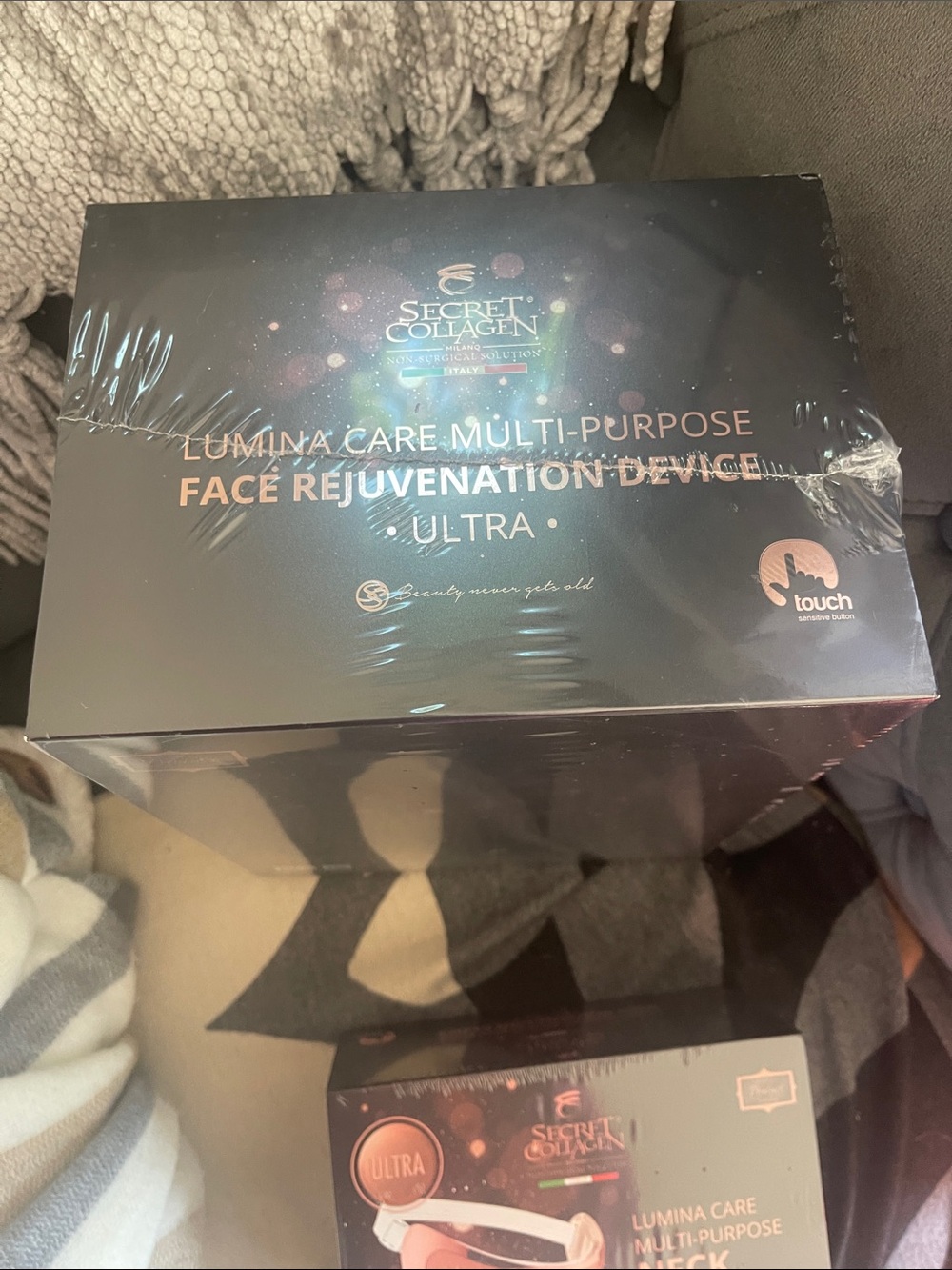 Secret Collagen Lumina Care Face & Neck Rejuvenation Devices - Rose Gold - Picture 3 of 8